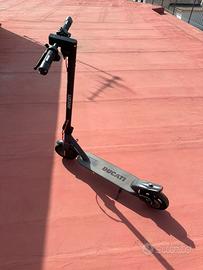 Monopattino elettrico Ducati