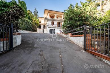 Villa - Gravina di Catania