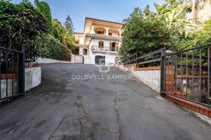 Villa - Gravina di Catania