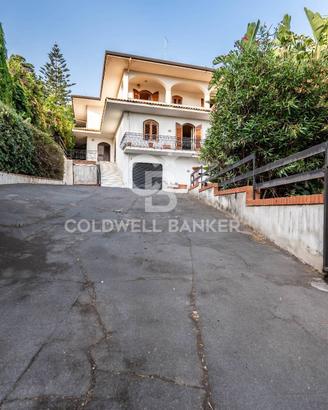 Villa - Gravina di Catania