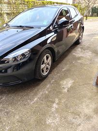 Volvo V40 D2 del 2013 nera.