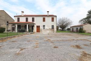 CASA INDIPENDENTE A CASTELBELFORTE