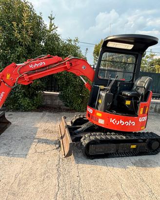 E197 ESCAVATORE 20 q KUBOTA GIROSAGOMA