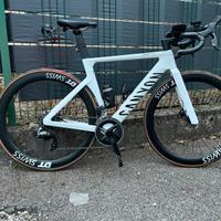 Aeroad CF SLX 7 AXS Speed 2024 + Accessori