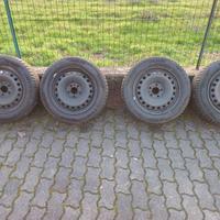 Pneumatici invernali 205/55 R 16 (cerchio 5 fori)
