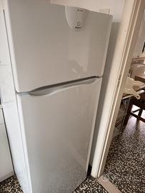 Frigorifero combinato indesit