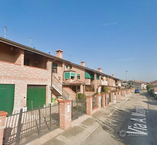 Villa a schiera a Stienta rif. 398