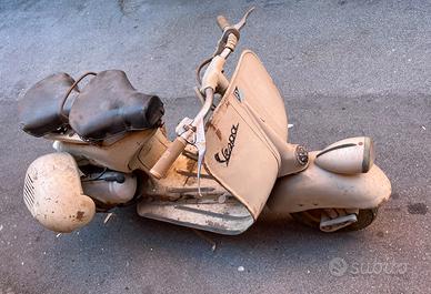 Vespa faro basso conservata