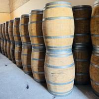 Complementi d’arredo giardino locale vineria casa