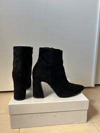 Stivaletti neri tacco largo Ovyé