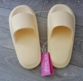 Ciabatte in gomma gialle