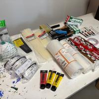 Colle, mascherine, teli e altri materiali NUOVI