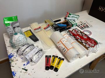 Colle, mascherine, teli e altri materiali NUOVI