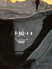 varie magliette estive di varie firme.