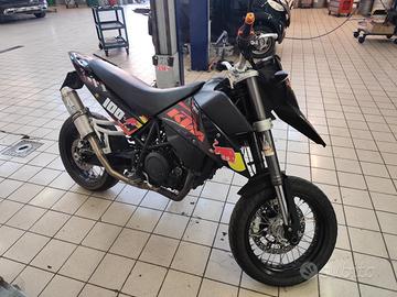 KTM 690 supermoto 