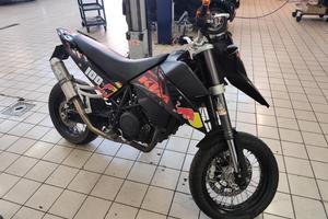 KTM 690 supermoto 