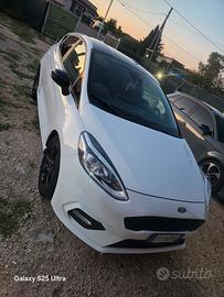 Ford fiesta sta linea 