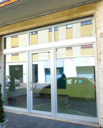 NEGOZIO A BAGNOLO MELLA
