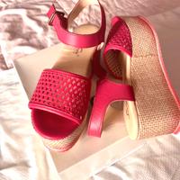 Sandali estivi con zeppa