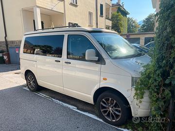 T5 Caravelle con tetto a soffietto