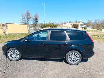 ford focus station wagon