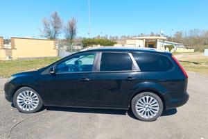 ford focus station wagon