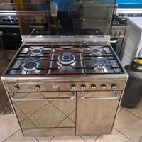 cucina a gas 5 fuochi SMEG con porta bombola