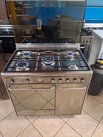 cucina a gas 5 fuochi SMEG con porta bombola