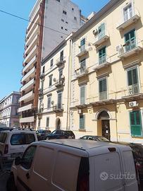TARANTO-Via R.Marghetita ampio appartamento
