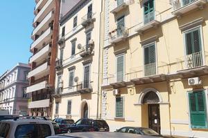 TARANTO-Via R.Marghetita ampio appartamento