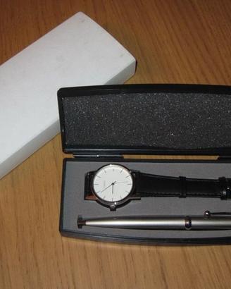 Cofanetto biro e orologio al quarzo. Idea economic
