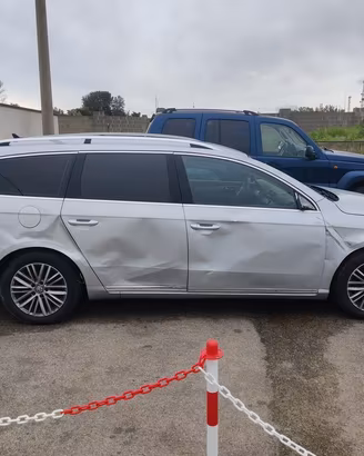 VW PASSAT VARIANT 365 2.0 TDI 140CV Ricambi