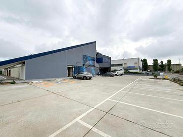 NEGOZIO A PORTO MANTOVANO