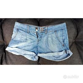 "Motivi" comodi in jeans, tasche e bottoni