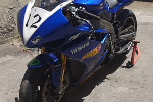Yamaha r1 2008 pronto pista
