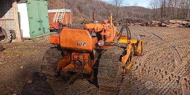 Trattore Om più aratro