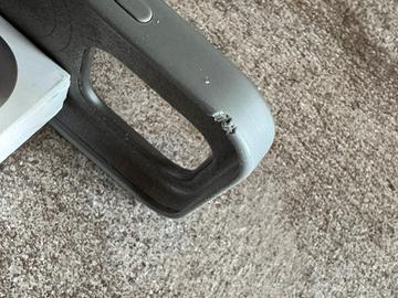 Cover originale apple iphone 16 pro danneggiata