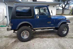 Auto storica completamente ristrutturata