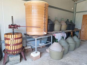 ATTREZZATURA PER VINO