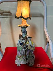 Piccolo e prezioso lume da porre su un mobile