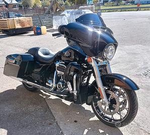 Harley davidson street glide