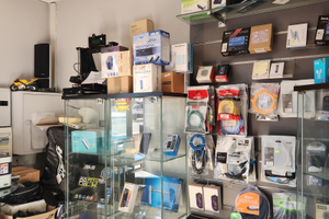 Negozio di elettronica ed informatica