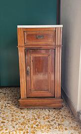 Mobile in legno antico, con marmo