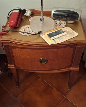 Comodino Vintage in Legno con Piano in Vetro - Sti