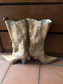 Stivali da donna forati