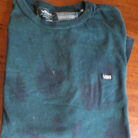 T-shirt vans
