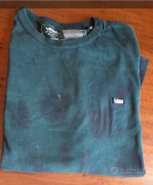 T-shirt vans