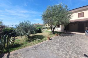 VILLA A SCHIERA A PISCIOTTA