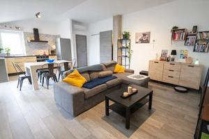 Casa semindipendente ristrutturata con magazzino