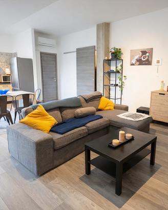 Casa semindipendente ristrutturata con magazzino